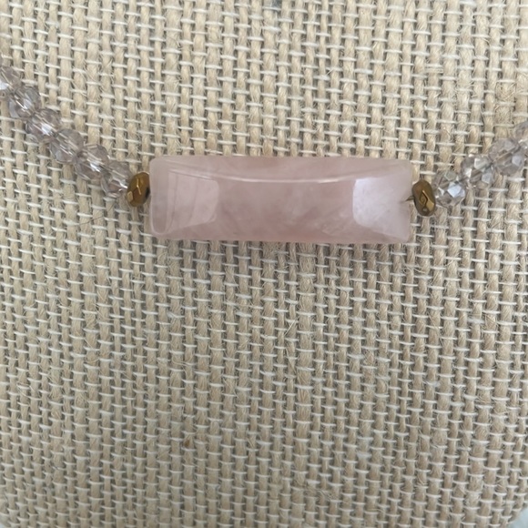 Rose quartz and light pink Swarovski crystal necklace in size 18” - Picture 3 of 4